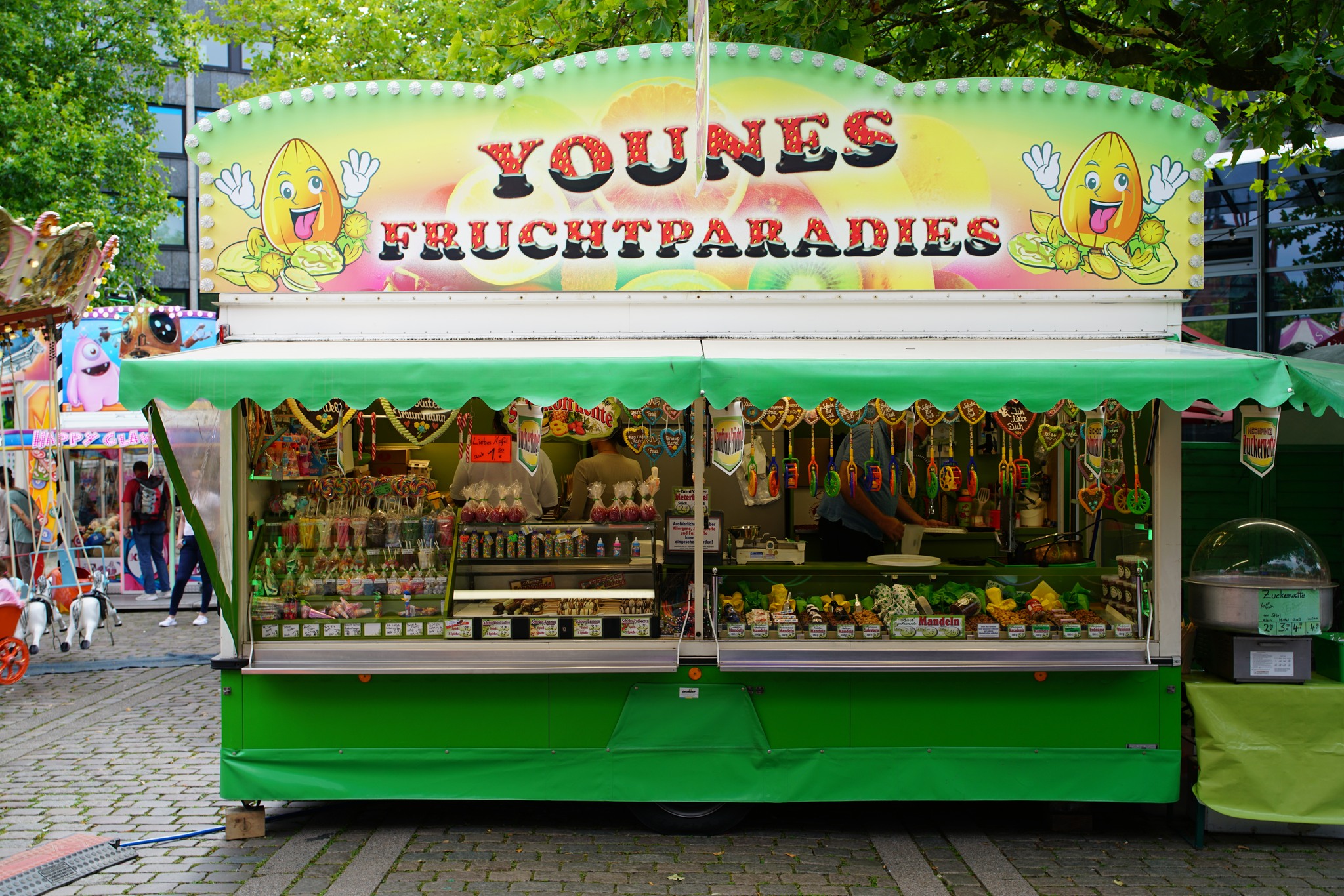 Younes Fruchtparadies